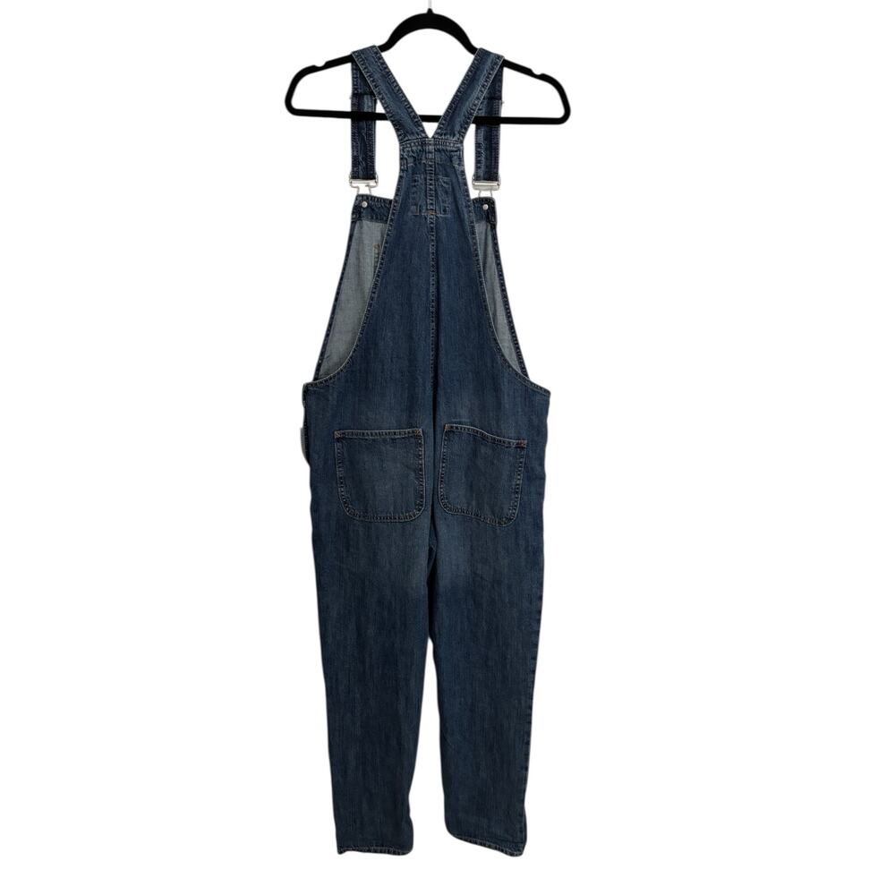 GAP Relaxed Denim Overalls Womens Medium Blue Adjustable Straps Bib Pocket NWT - Picture 2 of 6